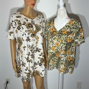 Women’s Set of Two V-Neck Short Sleeve Shirts - XL